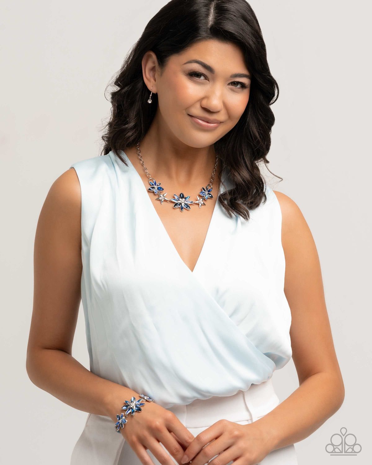 Floral Feature Blue Necklace