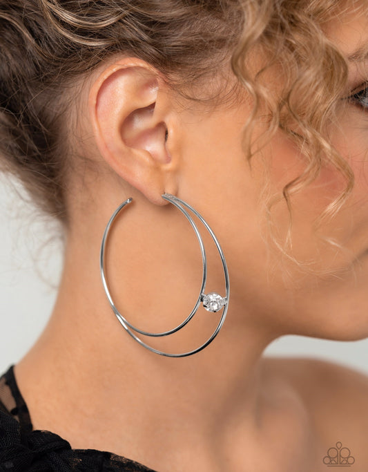 Theater HOOP White Hoops