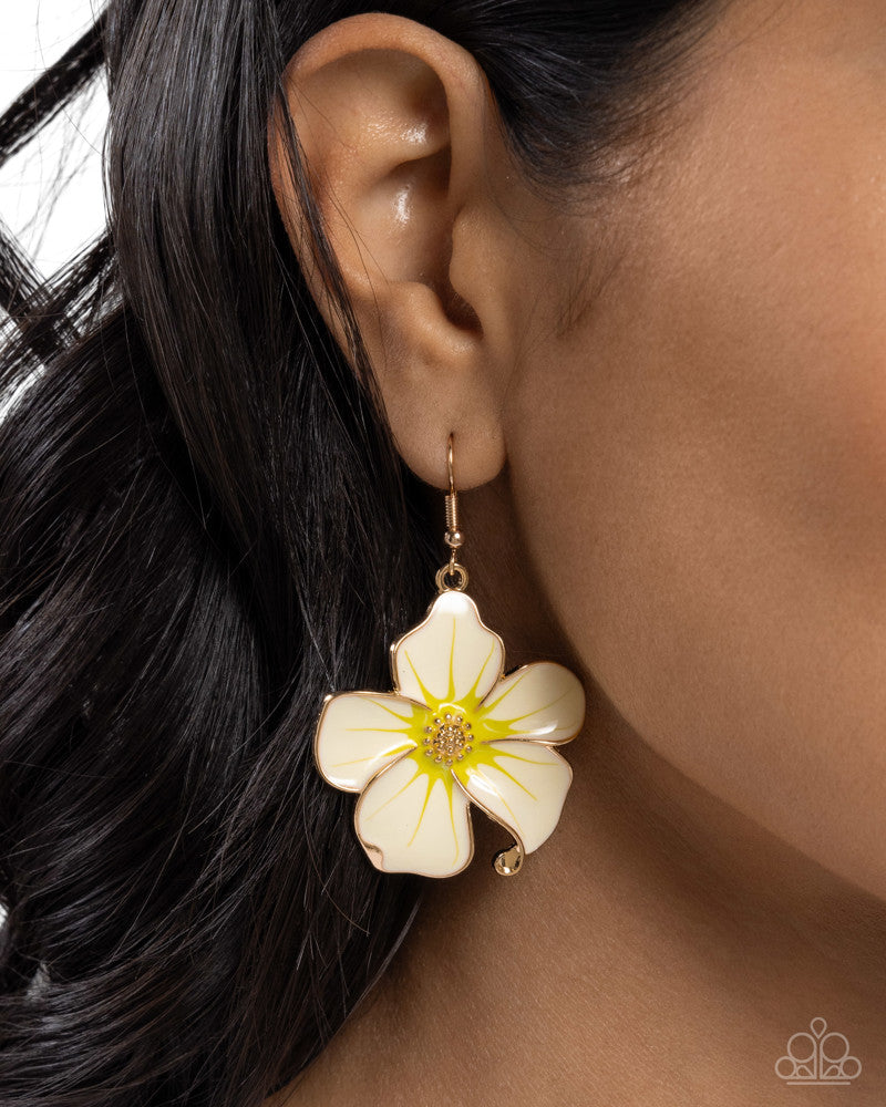 Floral Flavor Gold Earrings