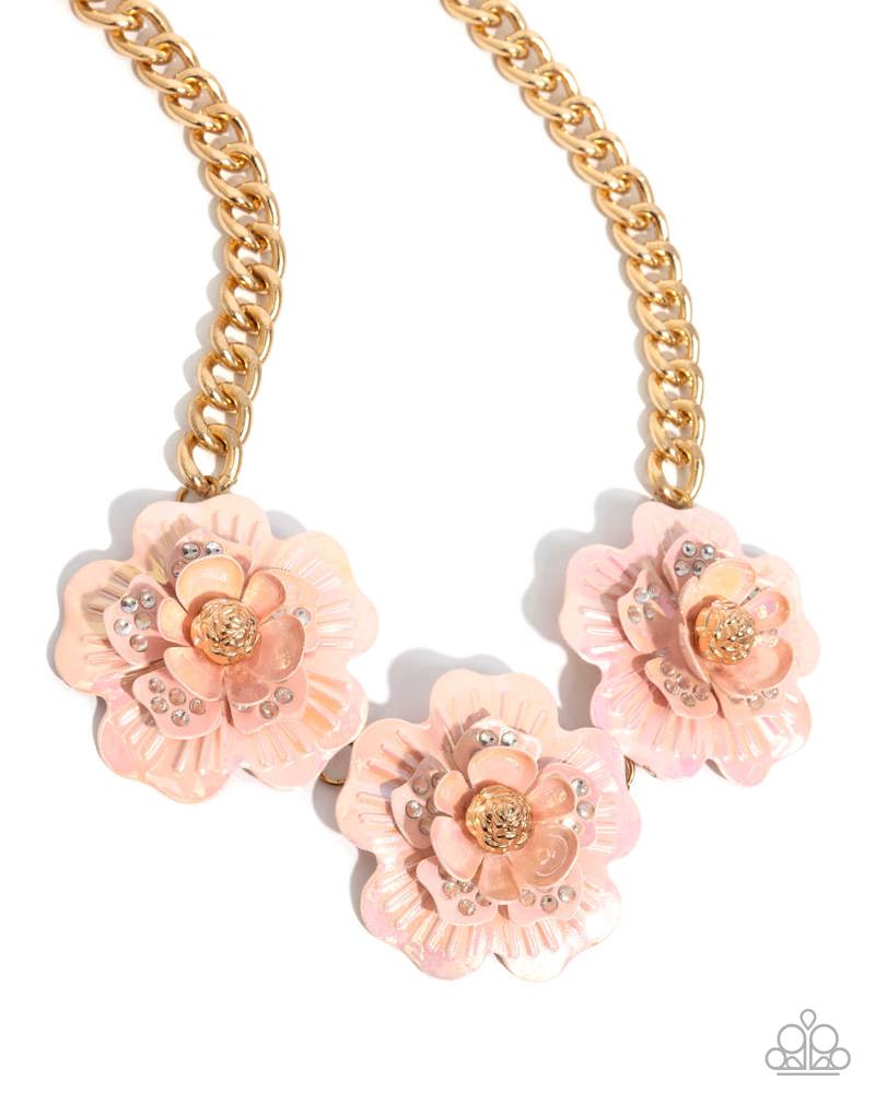 Gala Genre Pink Necklace