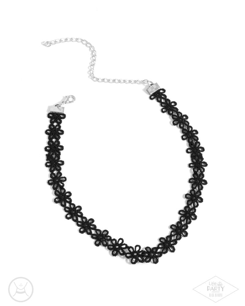 Daisy Love Choker Necklace