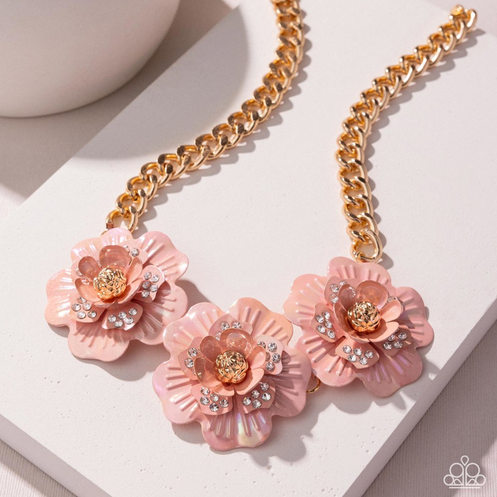 Gala Genre Pink Necklace