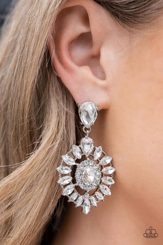 My Good LUXE Charm White Posts