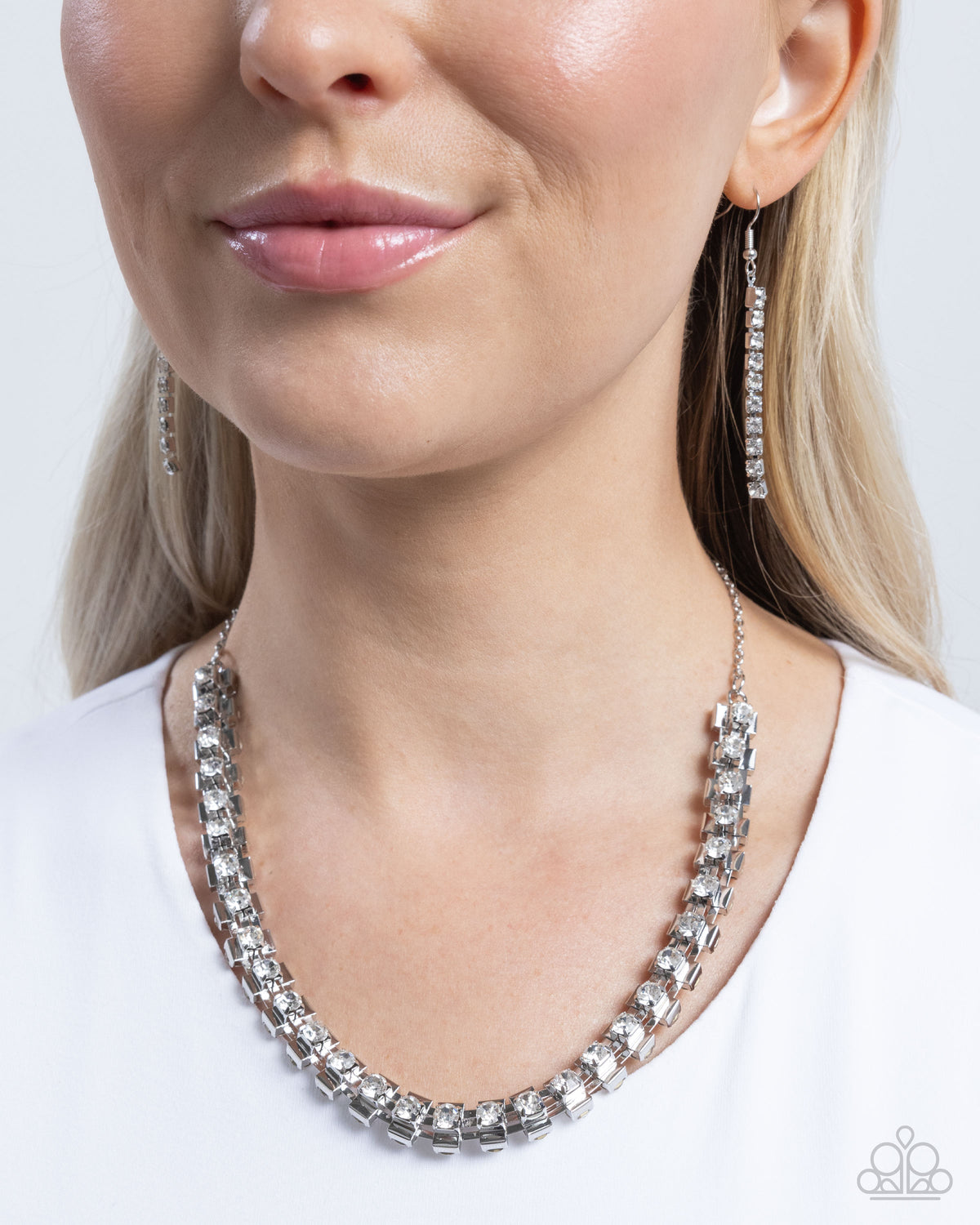 Linked Lady White Necklace