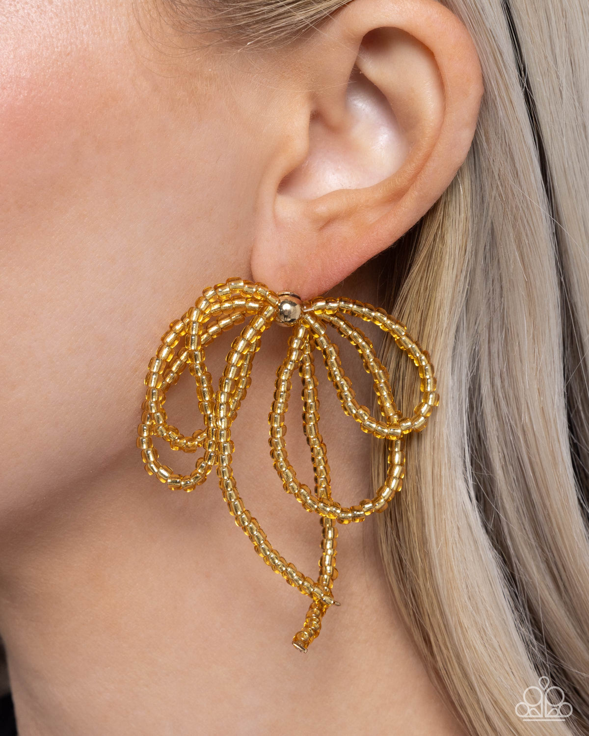 Sophisticated Sprinkle Gold Posts