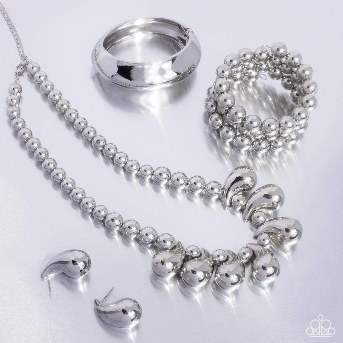Raindrop Reveal Silver Posts