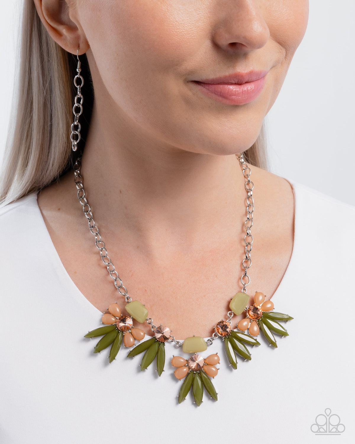 Folklore Flair Green Necklace