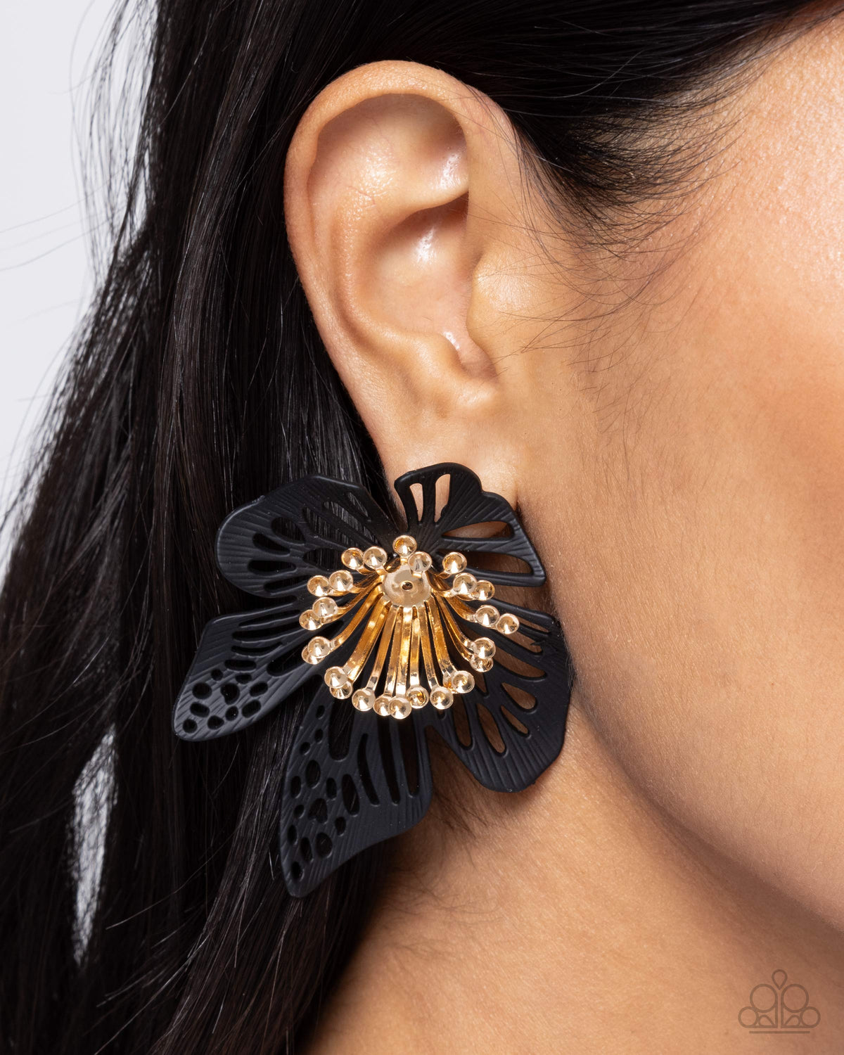 Wonderland Wallflower Black Posts